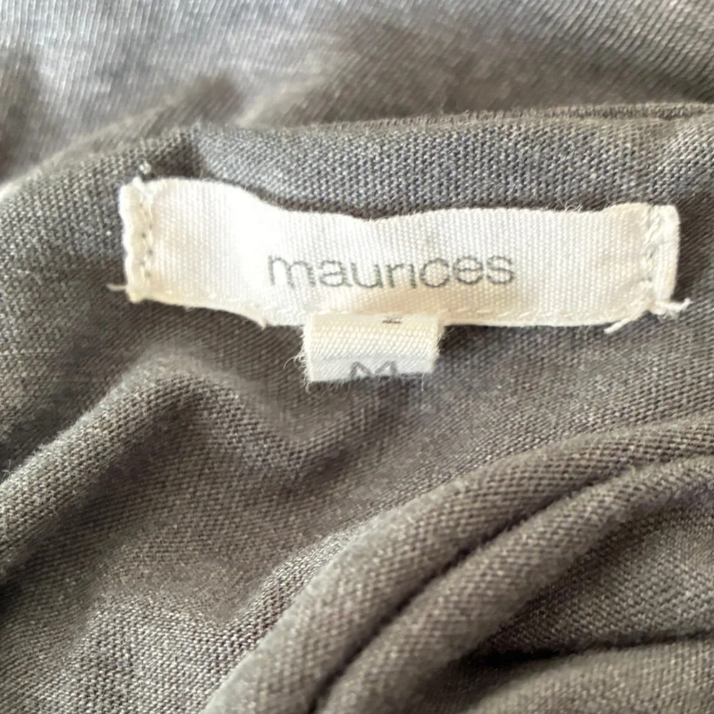 Maurices Charcoal Tee with Tan Whiskey Graphic Size M - Picture 6 of 7